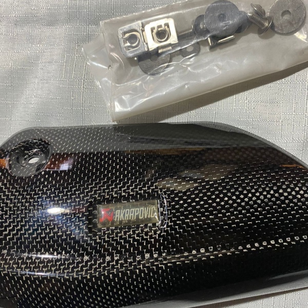 Protector de Escape HP Carbono K1300-K1200